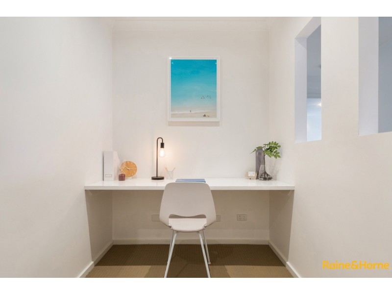 37 LAMBERTIA LOOP, Caroline Springs VIC 3023