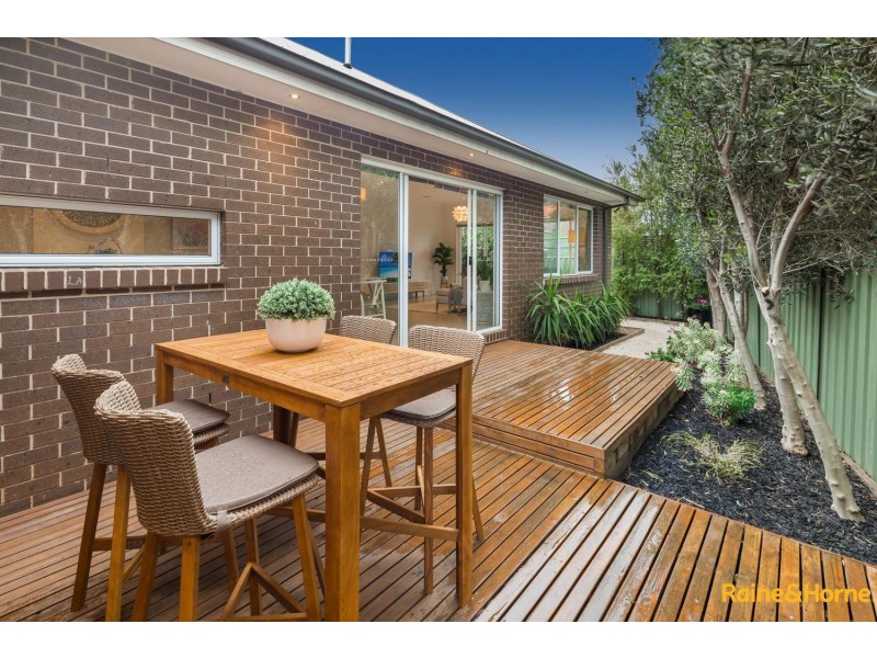 37 LAMBERTIA LOOP, Caroline Springs VIC 3023