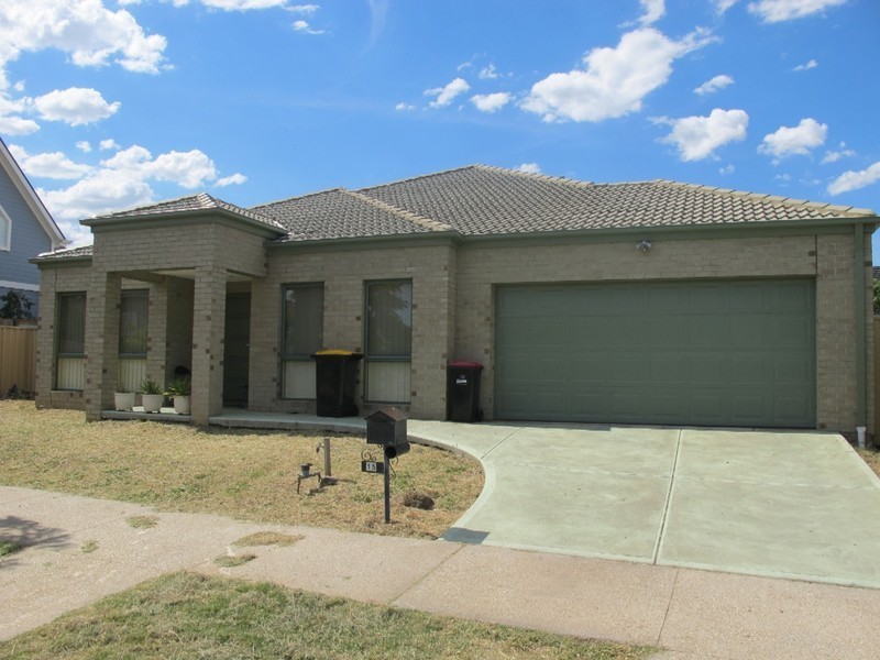 15 Wattlepark Street, Caroline Springs VIC 3023