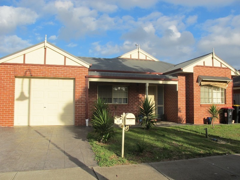 52 Naracoorte Drive, Caroline Springs VIC 3023