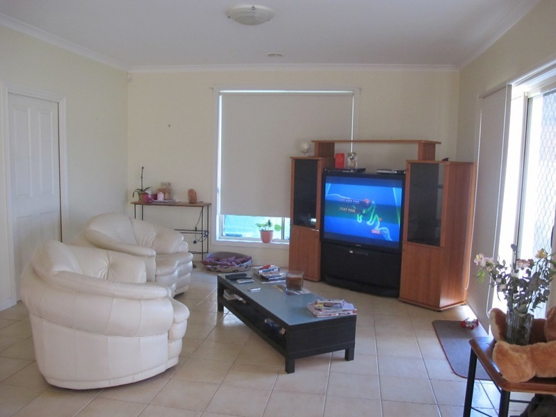52 Naracoorte Drive, Caroline Springs VIC 3023