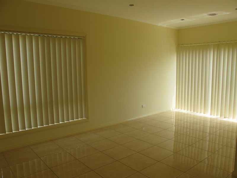 15 Wattlepark Street, Caroline Springs VIC 3023