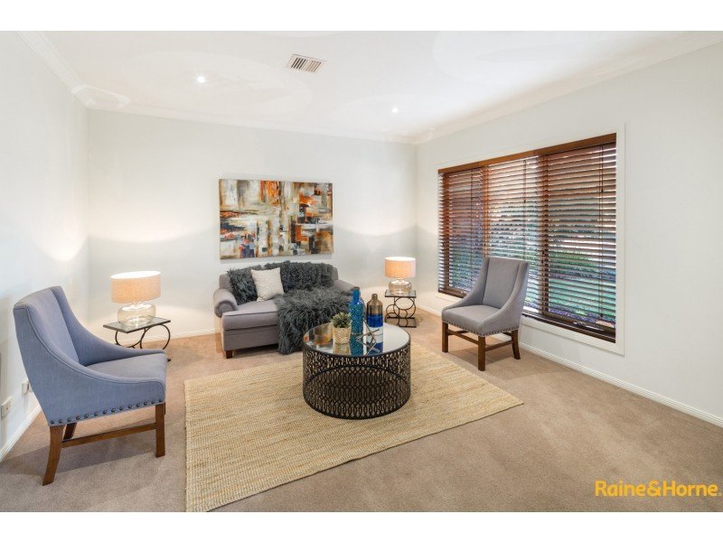 13 LAURISTON QUAY, Caroline Springs VIC 3023