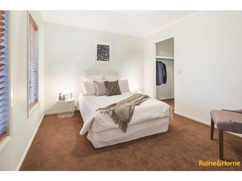 13 LAURISTON QUAY, Caroline Springs VIC 3023