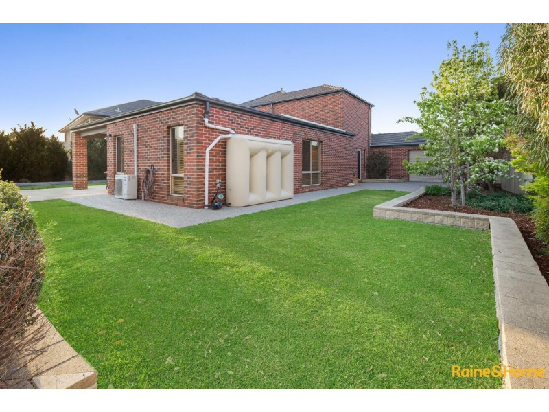 13 LAURISTON QUAY, Caroline Springs VIC 3023