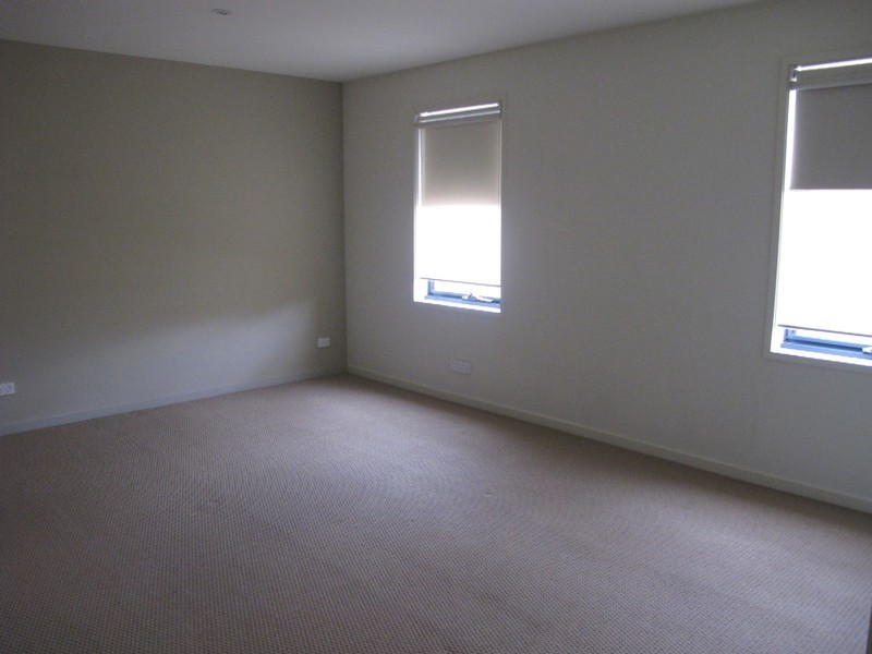 6 Catani Mews, Caroline Springs VIC 3023