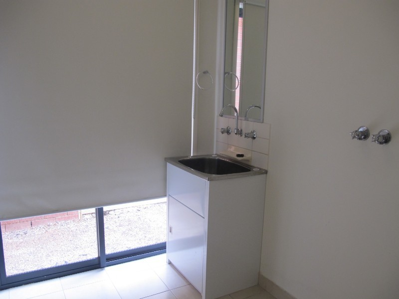 6 Catani Mews, Caroline Springs VIC 3023