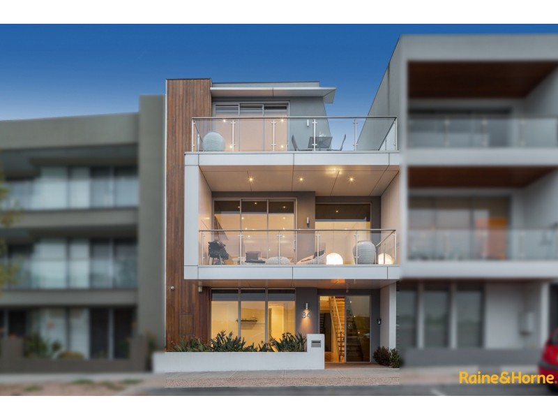 84 THE ESPLANADE, Caroline Springs VIC 3023