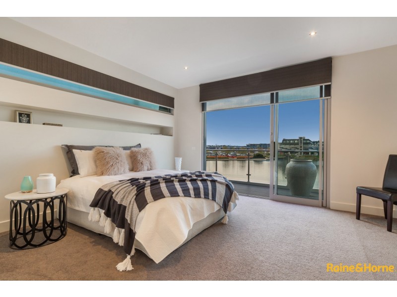 84 THE ESPLANADE, Caroline Springs VIC 3023