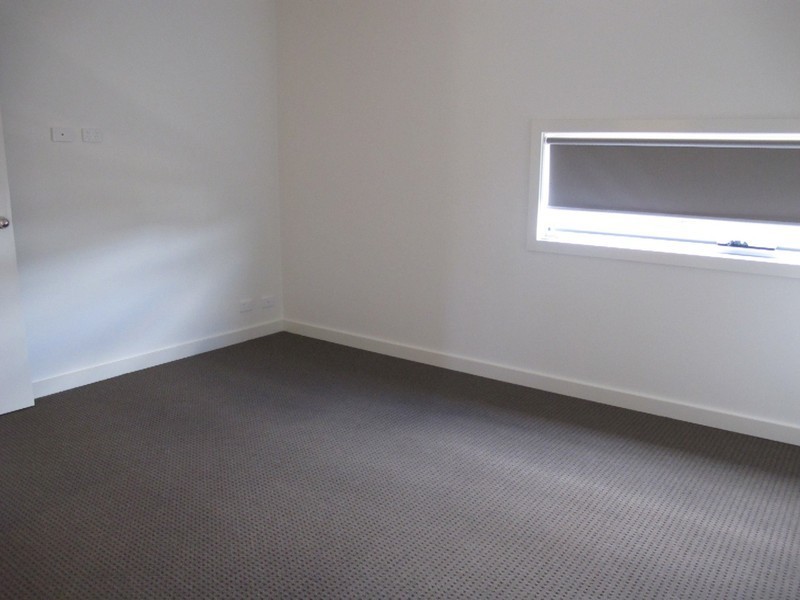 26 Monckton Place, Caroline Springs VIC 3023