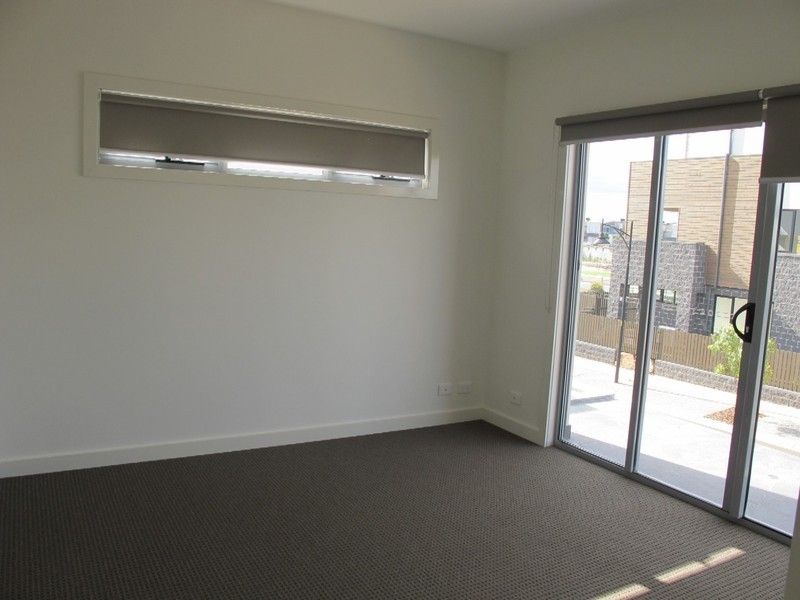 26 Monckton Place, Caroline Springs VIC 3023