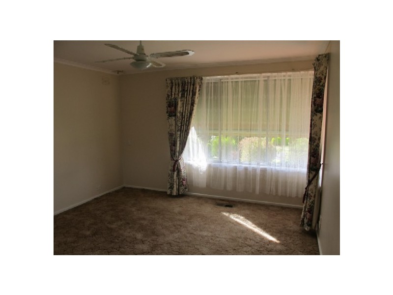 10 Ringwood Court, Gladstone Park VIC 3043