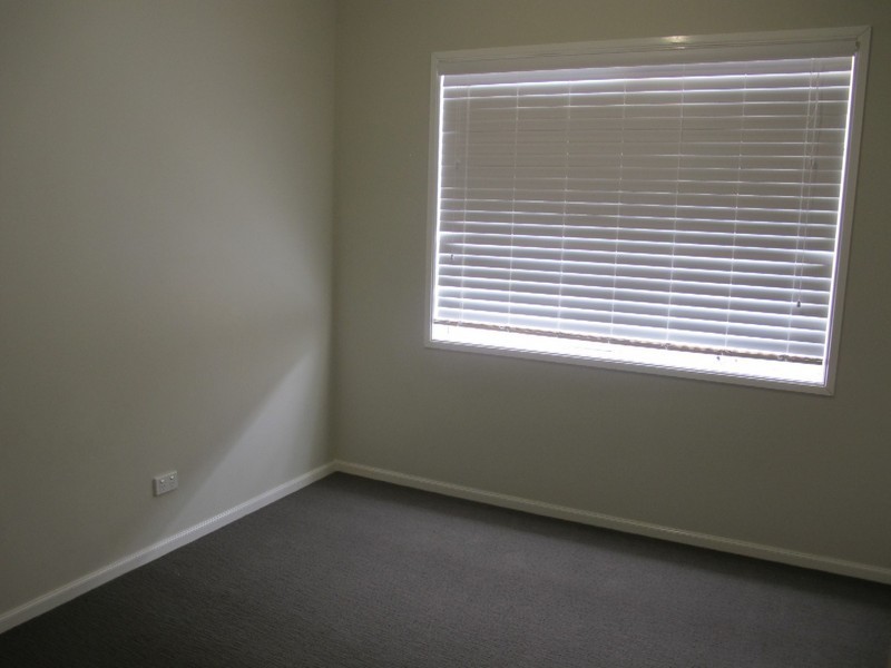 4  Landcox Way, Caroline Springs VIC 3023