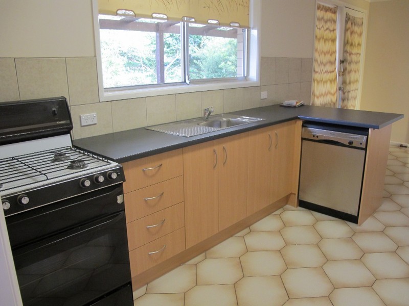 10 Ringwood Court, Gladstone Park VIC 3043