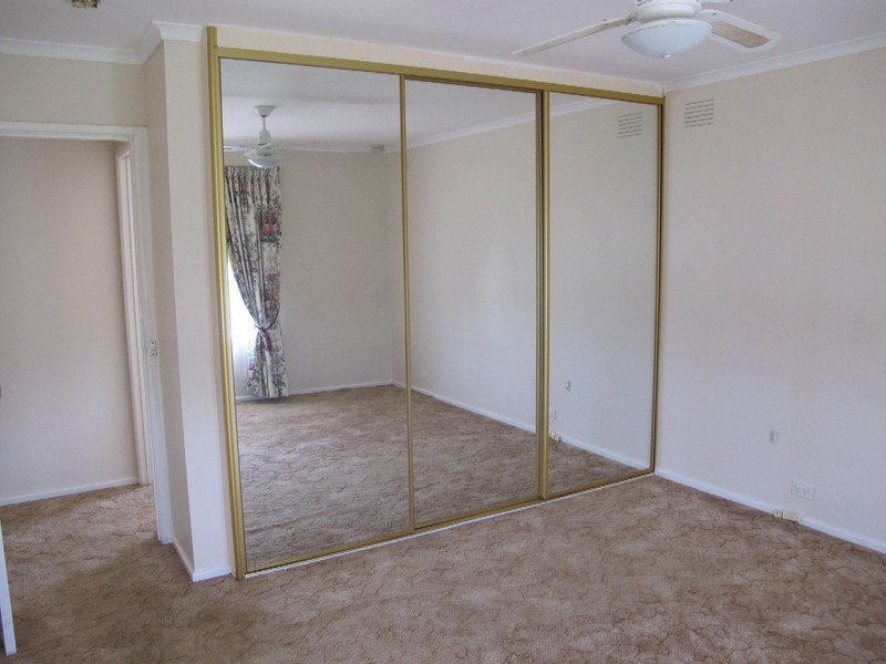 10 Ringwood Court, Gladstone Park VIC 3043