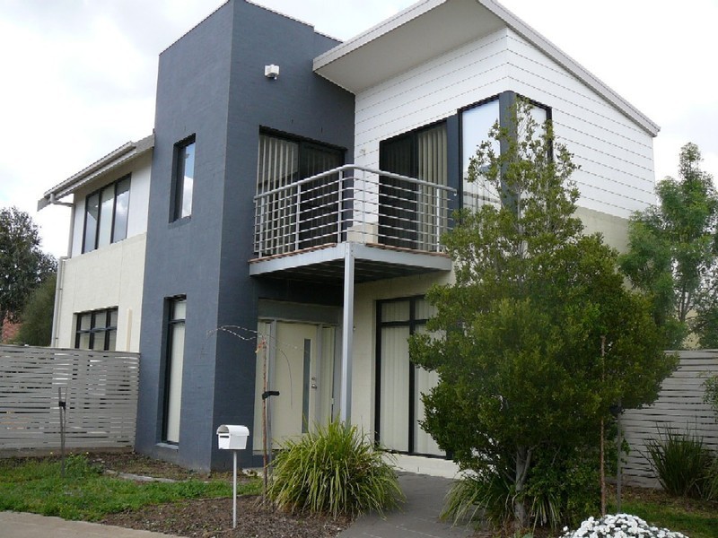 20 Blakeville Drive, Caroline Springs VIC 3023