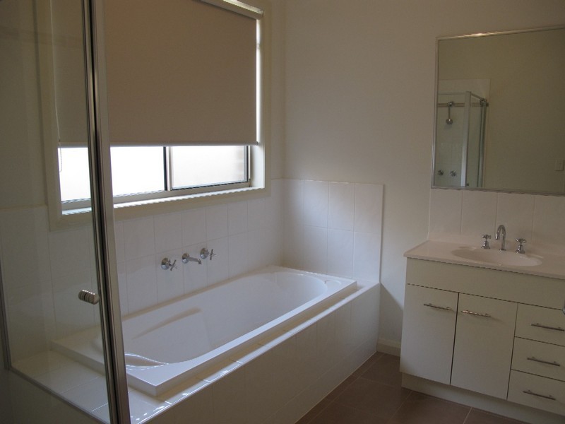 15 Glencoe Street, Kurunjang VIC 3337