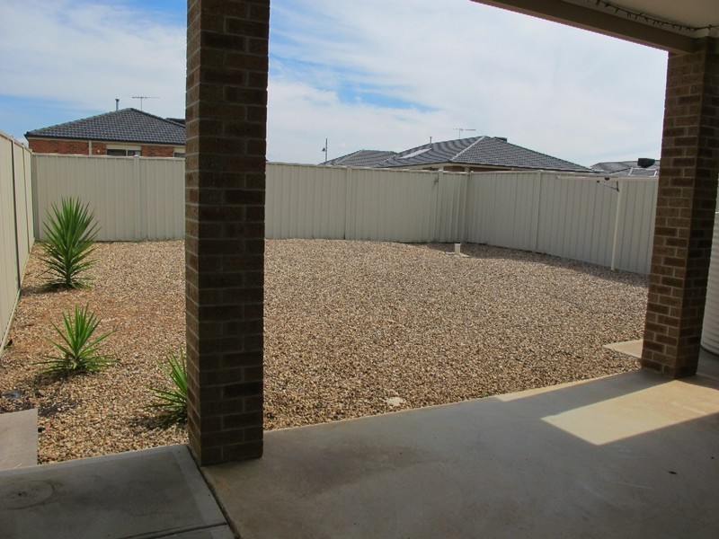 15 Glencoe Street, Kurunjang VIC 3337