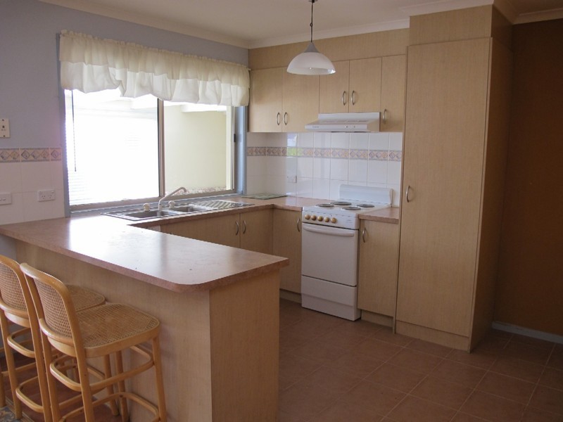 7 Freeman Avenue, Caroline Springs VIC 3023