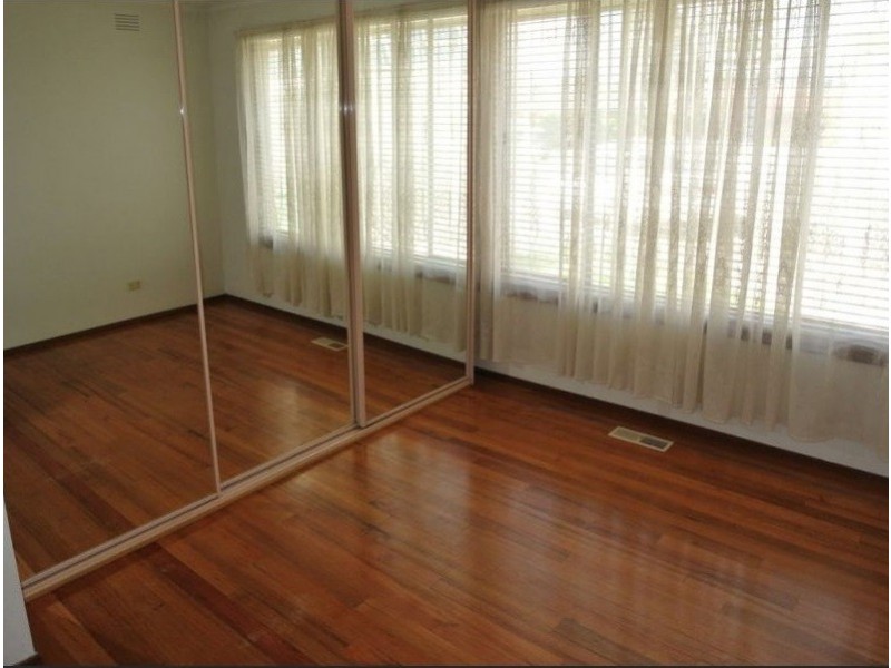 6 Altair Court, Gladstone Park VIC 3043