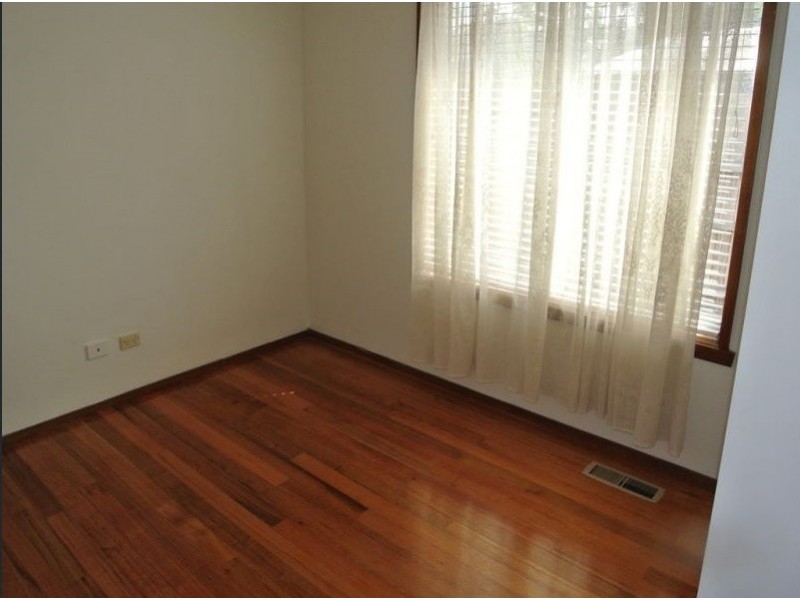 6 Altair Court, Gladstone Park VIC 3043