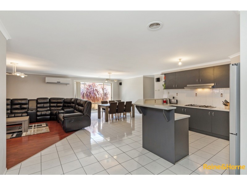 11 Wills Terrace, Burnside Heights VIC 3023