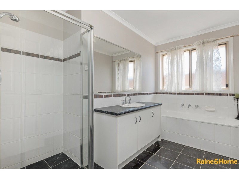 11 Wills Terrace, Burnside Heights VIC 3023
