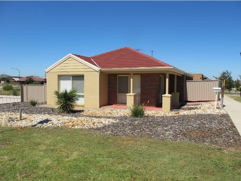 5 Honour Lane, Caroline Springs VIC 3023