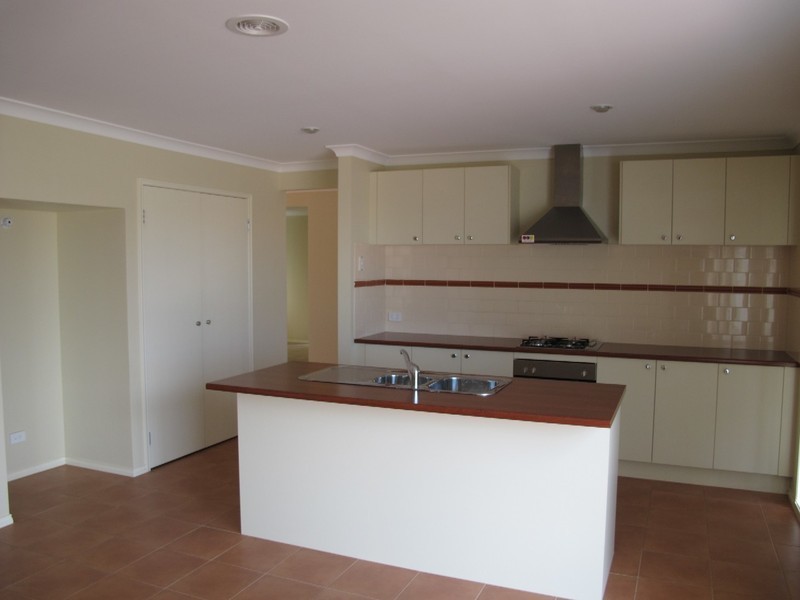 5 Honour Lane, Caroline Springs VIC 3023