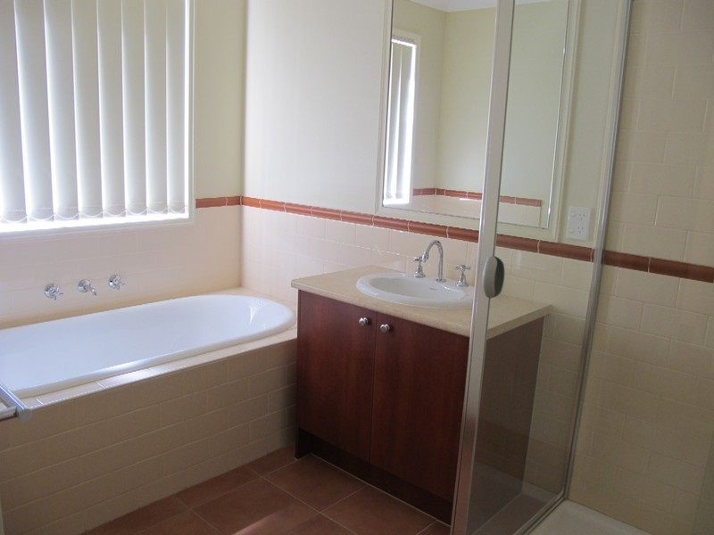 5 Honour Lane, Caroline Springs VIC 3023