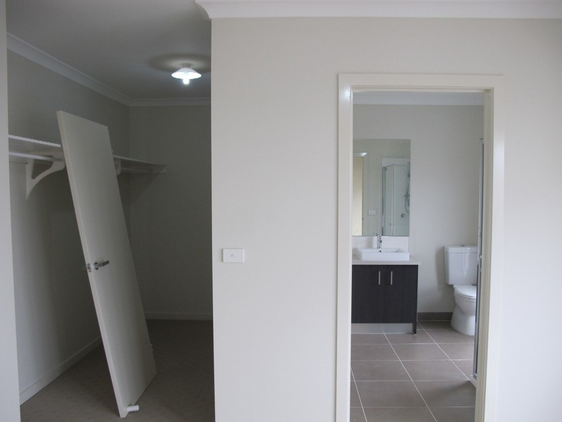 141 The Esplanade, Caroline Springs VIC 3023