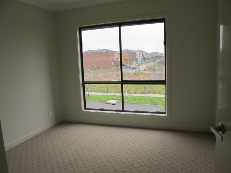 141 The Esplanade, Caroline Springs VIC 3023