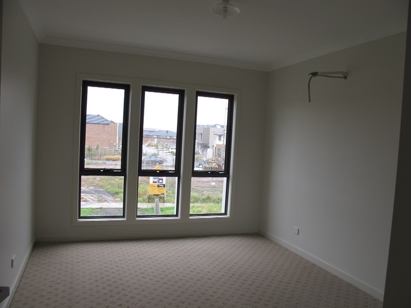 141 The Esplanade, Caroline Springs VIC 3023