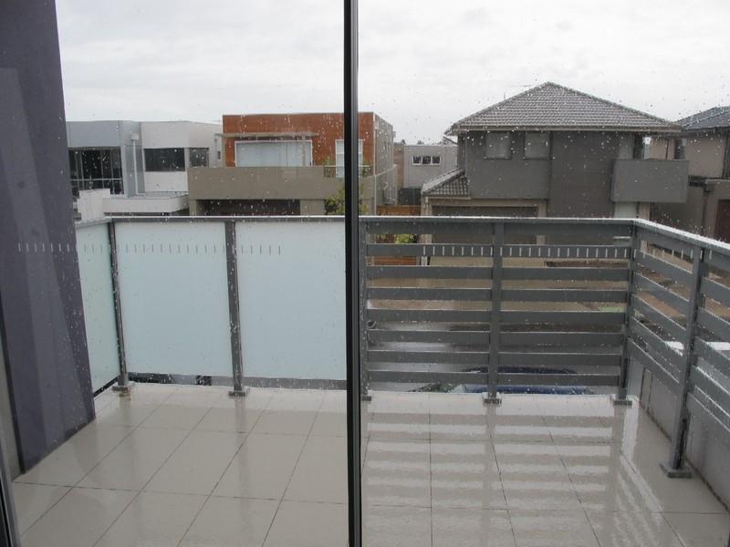 23 The Esplanade, Caroline Springs VIC 3023
