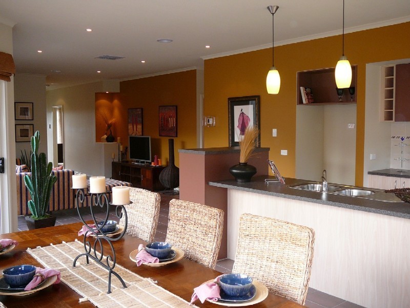 18 Cassan Way, Caroline Springs VIC 3023