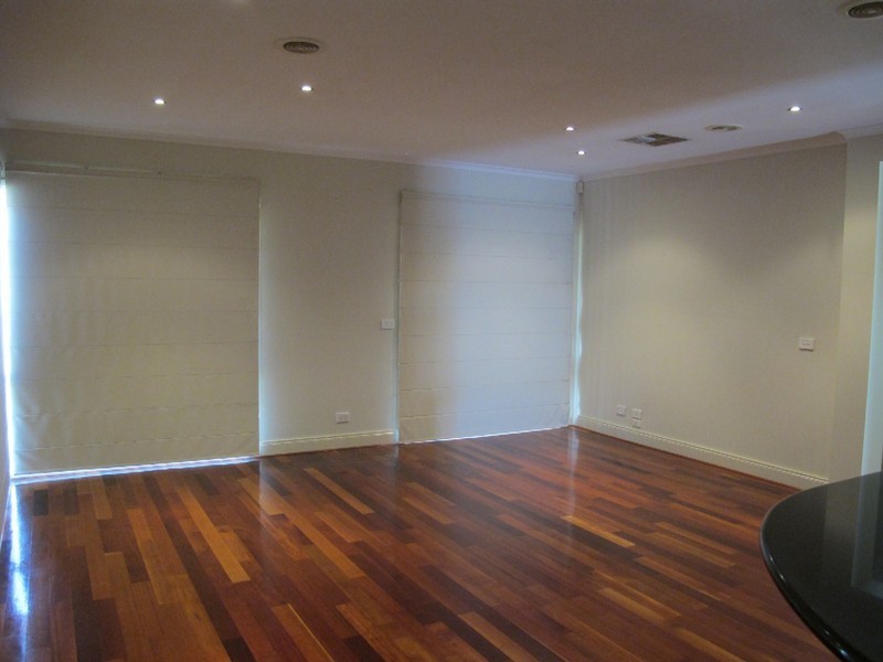 15 Moreton Close, Caroline Springs VIC 3023