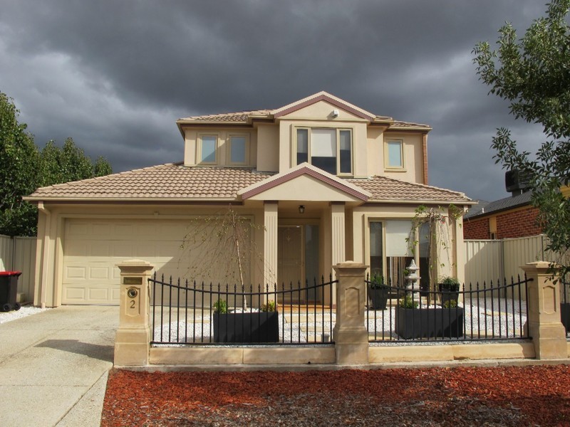 2 Lauricella Place, Caroline Springs VIC 3023
