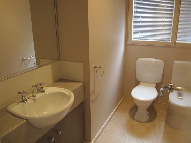 2 Lauricella Place, Caroline Springs VIC 3023