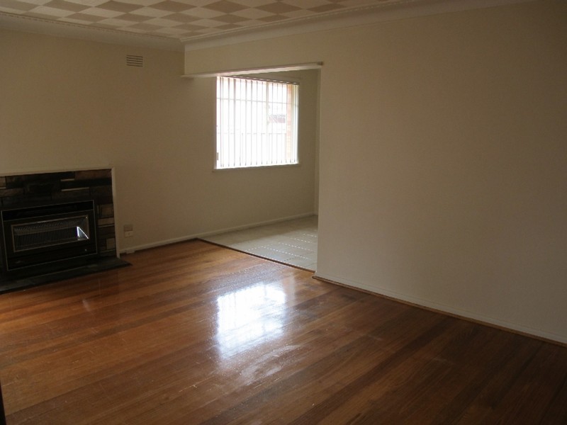 1 Protea Crescent, St Albans VIC 3021