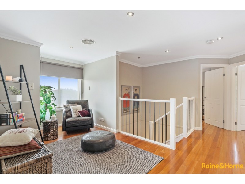19 BRUNSWICK PLACE, Taylors Hill VIC 3037