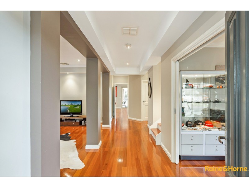 19 BRUNSWICK PLACE, Taylors Hill VIC 3037