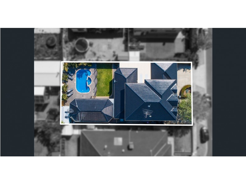 19 BRUNSWICK PLACE, Taylors Hill VIC 3037