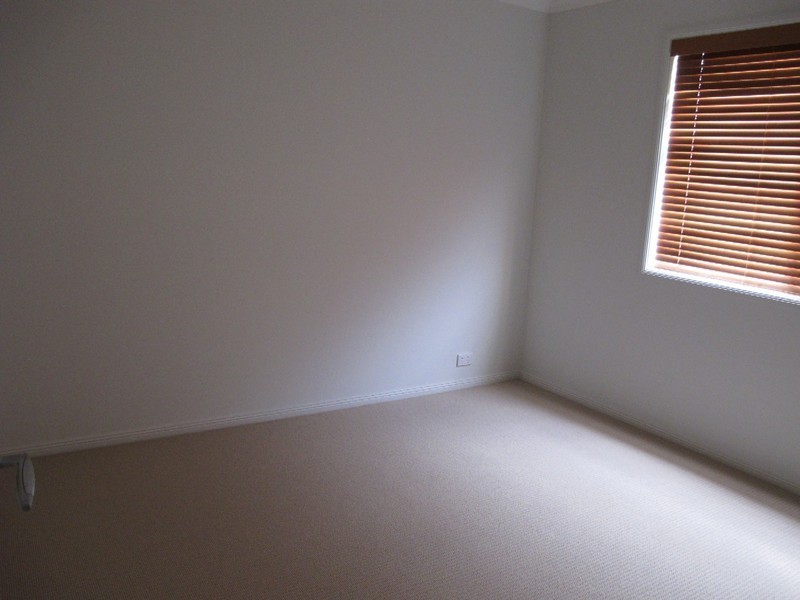 8 Wooling Lane, Caroline Springs VIC 3023