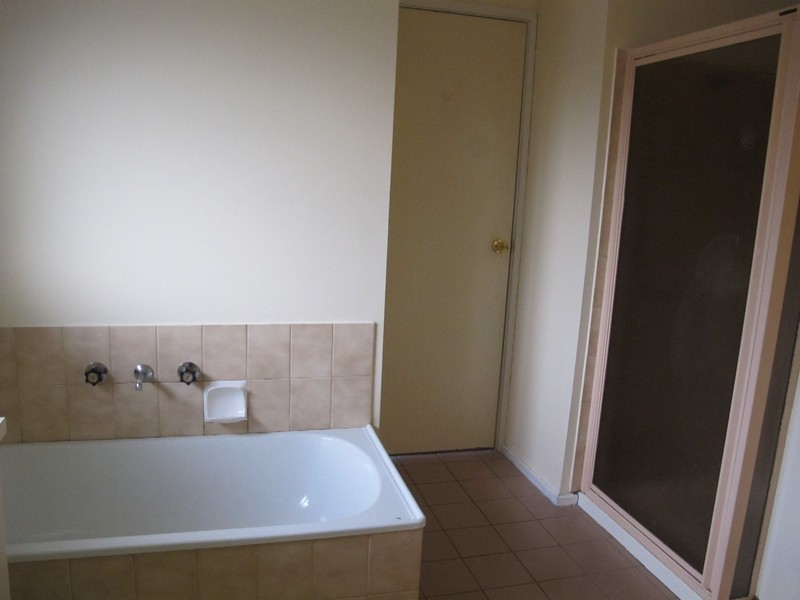 94 Kurung Drive, Kings Park VIC 3021