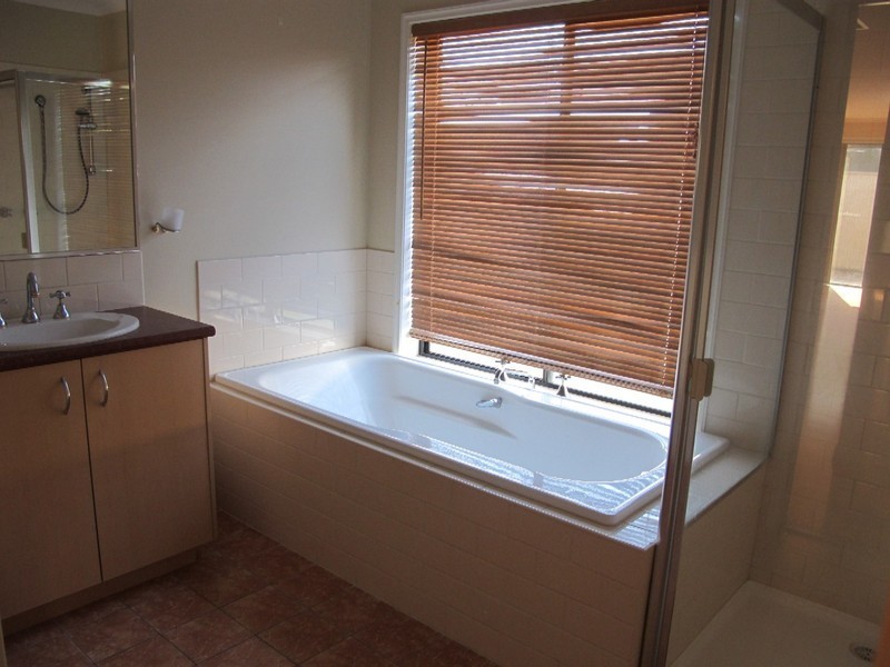 83 Watervale Blvd, Taylors Hill VIC 3037