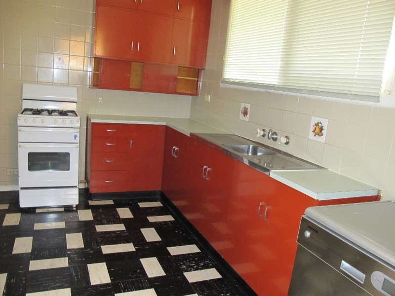 44 Leonard Ave, Glenroy VIC 3046