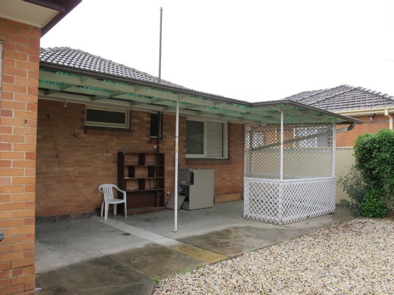 44 Leonard Ave, Glenroy VIC 3046