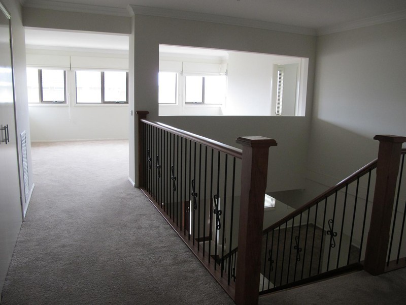 1 Herring Loop, Caroline Springs VIC 3023