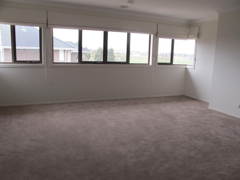 1 Herring Loop, Caroline Springs VIC 3023