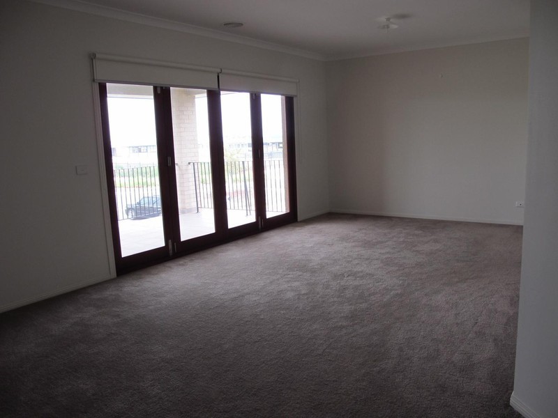 1 Herring Loop, Caroline Springs VIC 3023